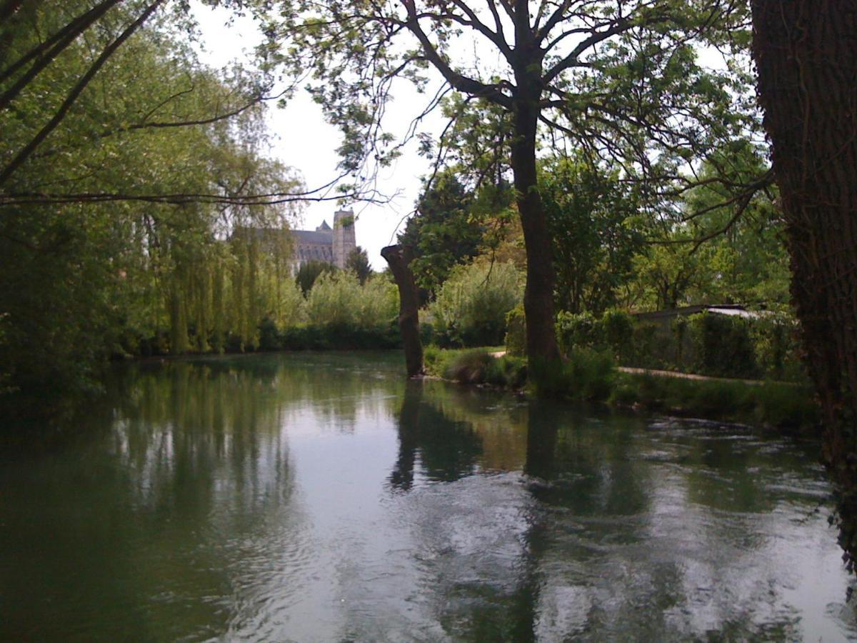 Les Volets Bleus - Deux Appartements Et Un Studio, Jardin บัวร์ ภายนอก รูปภาพ