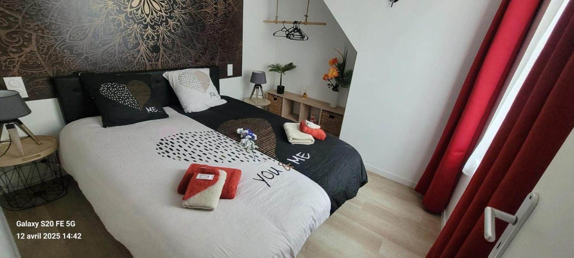 Les Volets Bleus - Deux Appartements Et Un Studio, Jardin บัวร์ ภายนอก รูปภาพ